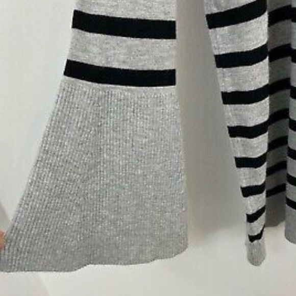 Lane Bryant Gray Black Striped Long Bell Sleeve Boat Neck Sweater size 18/20 - Picture 6 of 12
